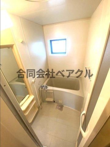 バス・シャワールーム　コンパクトで使いやすいお風呂です