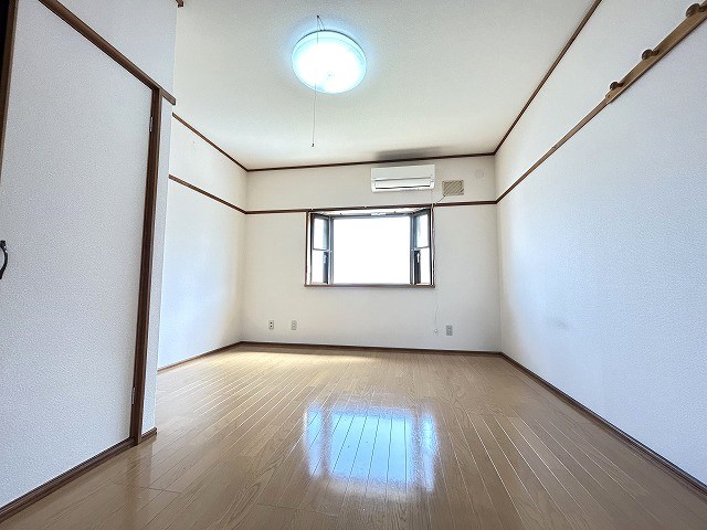 居室・リビング　写真はD号室です（参考）