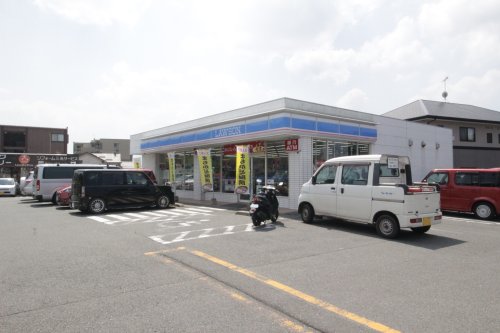 コンビニ　ローソン くりえいと宗像店（コンビニ）まで102m