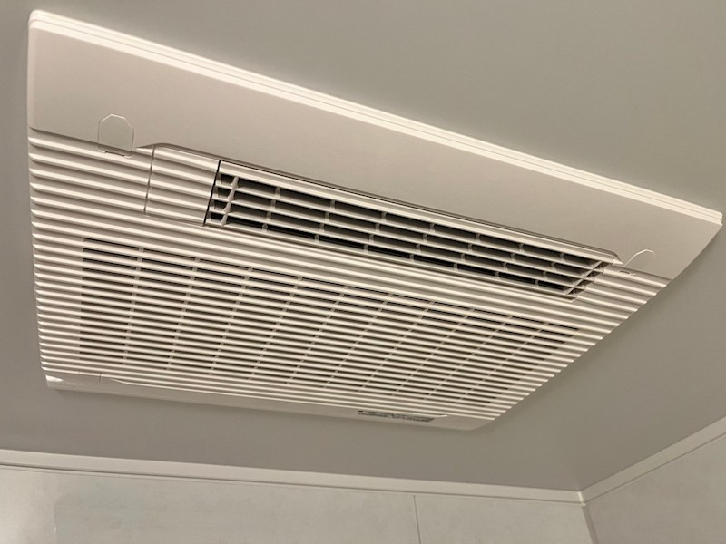 バス・シャワールーム　浴室乾燥機