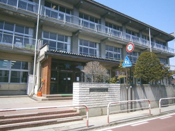 小学校　長野市立大豆島小学校（小学校）まで900m