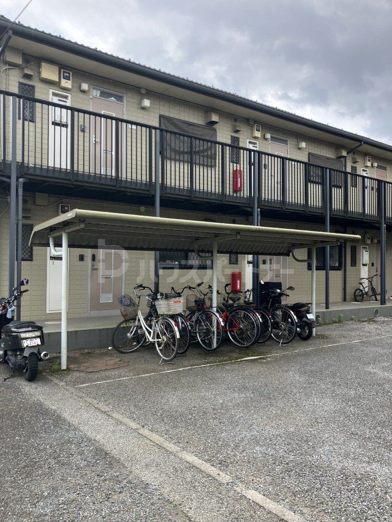 建物外観　駐車場