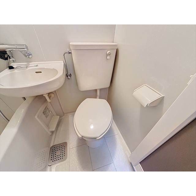 トイレ　清潔感のあるトイレです