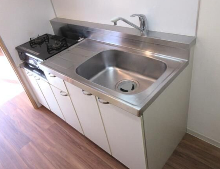 キッチン　別部屋の画像を使用しております。