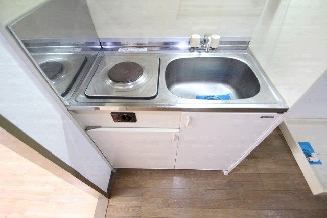 キッチン　同物件別号室のものです。