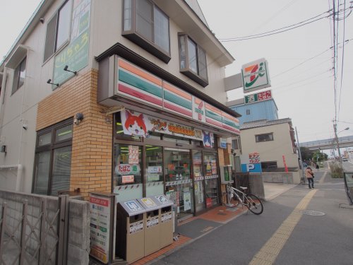 コンビニ　セブンイレブン 安芸府中本町5丁目店（コンビニ）まで422m