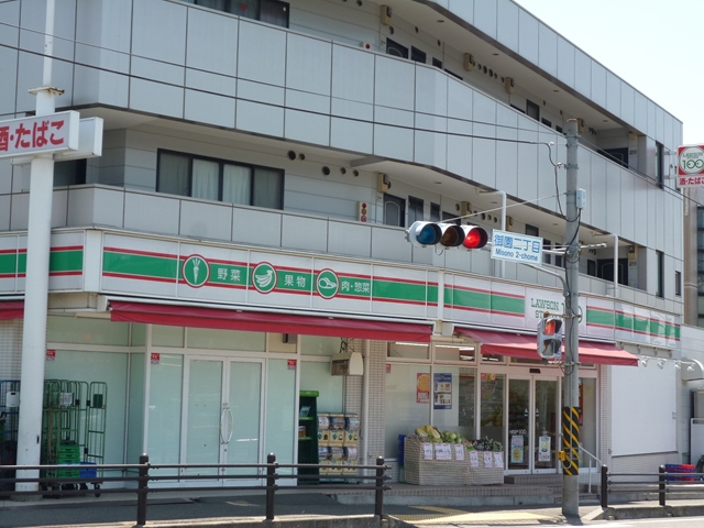 コンビニ　ローソンストア１００（コンビニ）まで637m