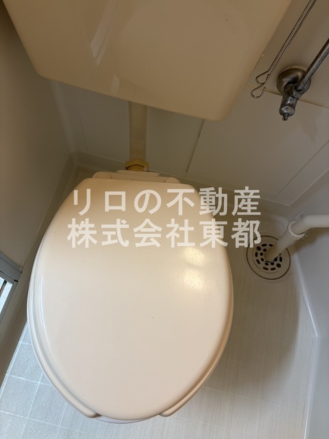 トイレ　白基調で清潔感のあるトイレです♪
