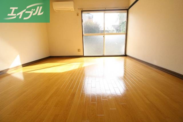 居室・リビング　写真は同タイプのお部屋です