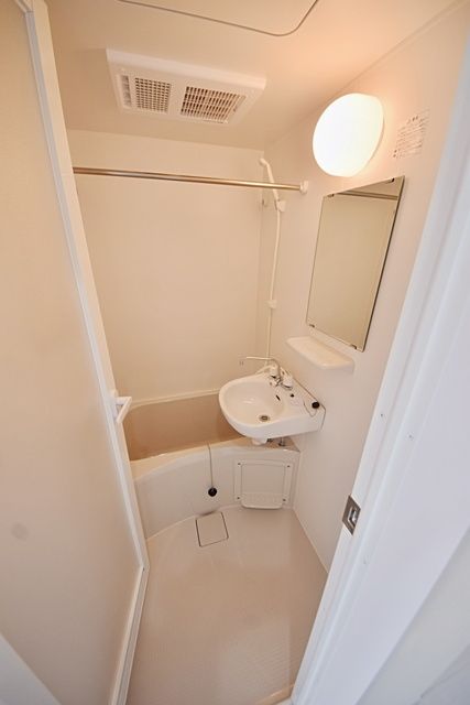 バス・シャワールーム　別部屋参考写真