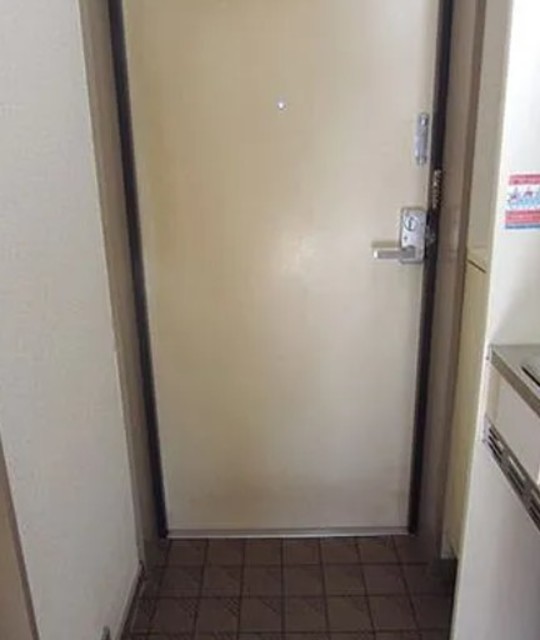 玄関　別部屋参考写真です。