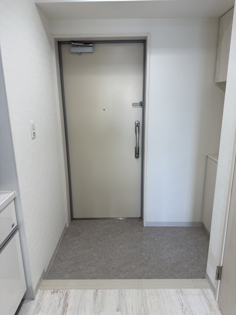 玄関　同物件別室です。