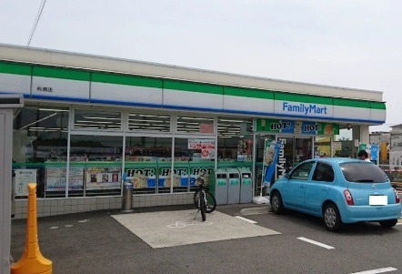 コンビニ　ファミリーマート有瀬店（コンビニ）まで960m