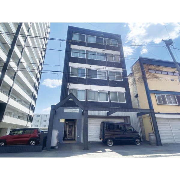 建物外観　★駅２分の好立地デザイナーズMS！★南向き角部屋！