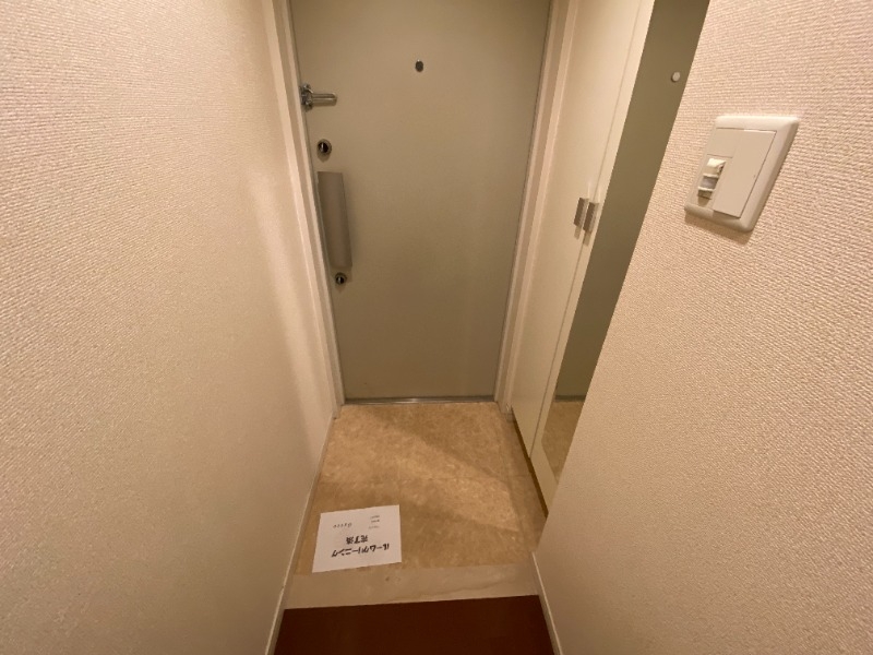 玄関　ゆとりある設計で、お客様を心地よく迎える玄関口。
