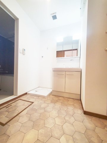 洗面設備　※写真は別部屋です。