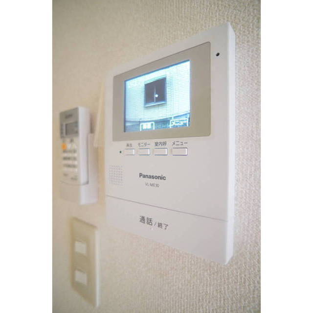 セキュリティ　カラーモニターで来訪者もバッチリ