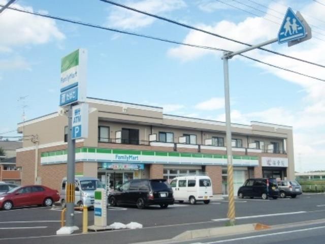 コンビニ　ファミリーマート（コンビニ）まで100m