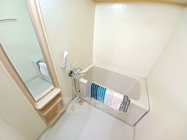 バス・シャワールーム　同建物　別部屋