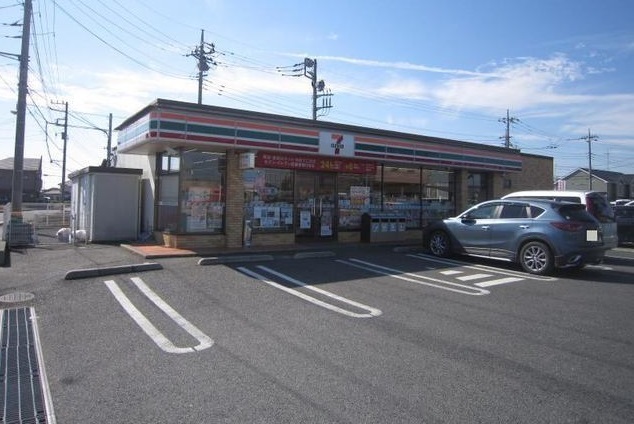 コンビニ　セブンイレブン（コンビニ）まで700m