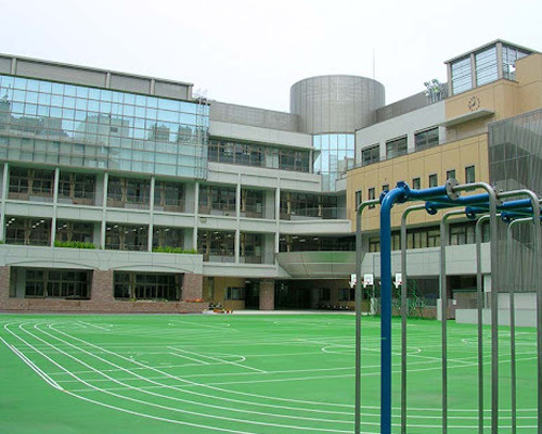 小学校　千代田区立麹町小学校（小学校）まで469m