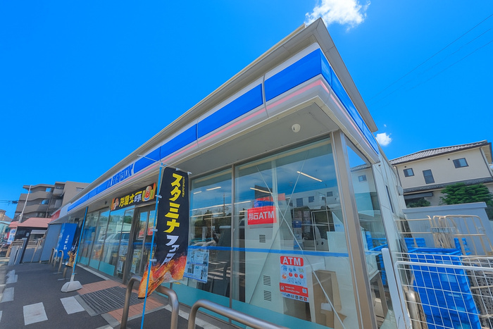 コンビニ　ローソン青葉桜台北店（コンビニ）まで265m