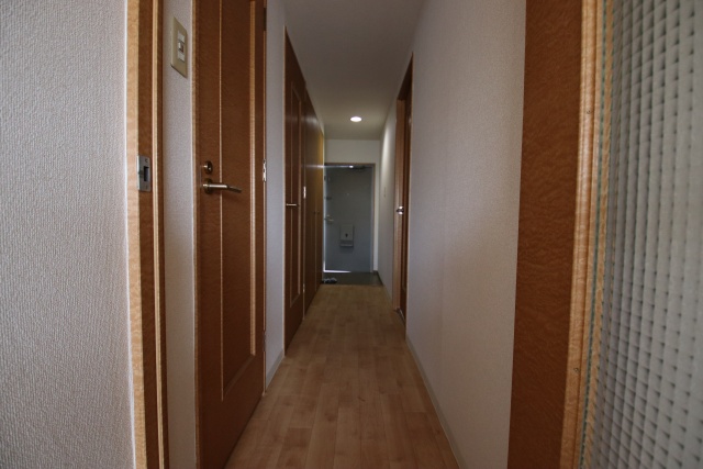 玄関　他部屋の参考写真です。