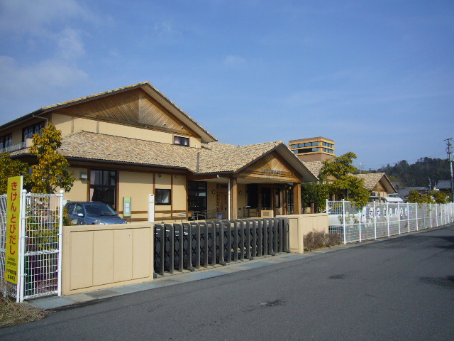 幼稚園・保育園　湖南市立岩根保育園（幼稚園・保育園）まで503m