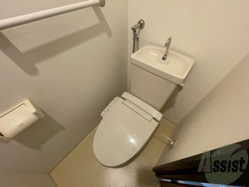 トイレ　トイレです。ウォシュレット付を探している方、おすすめです。