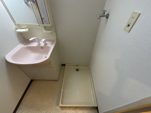 洗面設備　室内洗濯機置場もあります