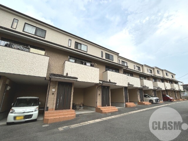 建物外観　お洒落なメゾネットです♪