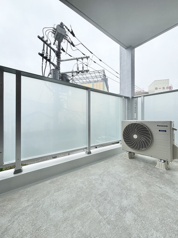 バルコニー　屋根付きで使いやすいベランダ