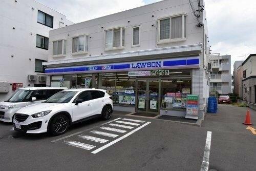コンビニ　ローソン札幌豊平7条十丁目店（コンビニ）まで294m