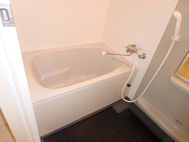 バス・シャワールーム　他のお部屋の参考写真となります。