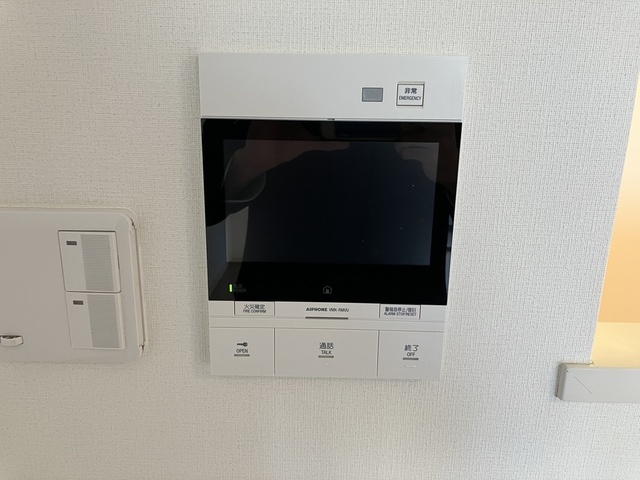 セキュリティ　ＴＶモニター付インターホン※前回募集時の写真です