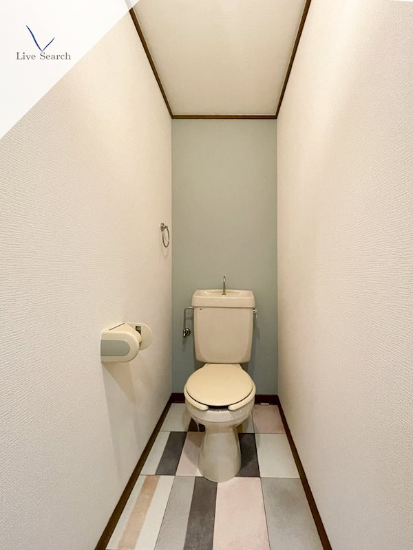 トイレ　写真は同型タイプ