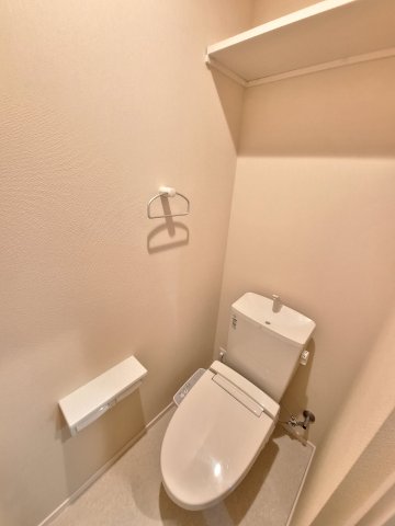 トイレ　温水洗浄便座付き