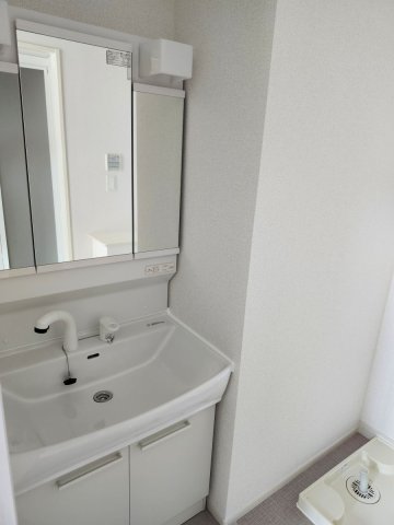 洗面設備　コンパクトで使いやすい洗面所
