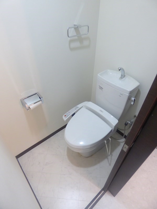 トイレ　※同マンション別部屋参考写真