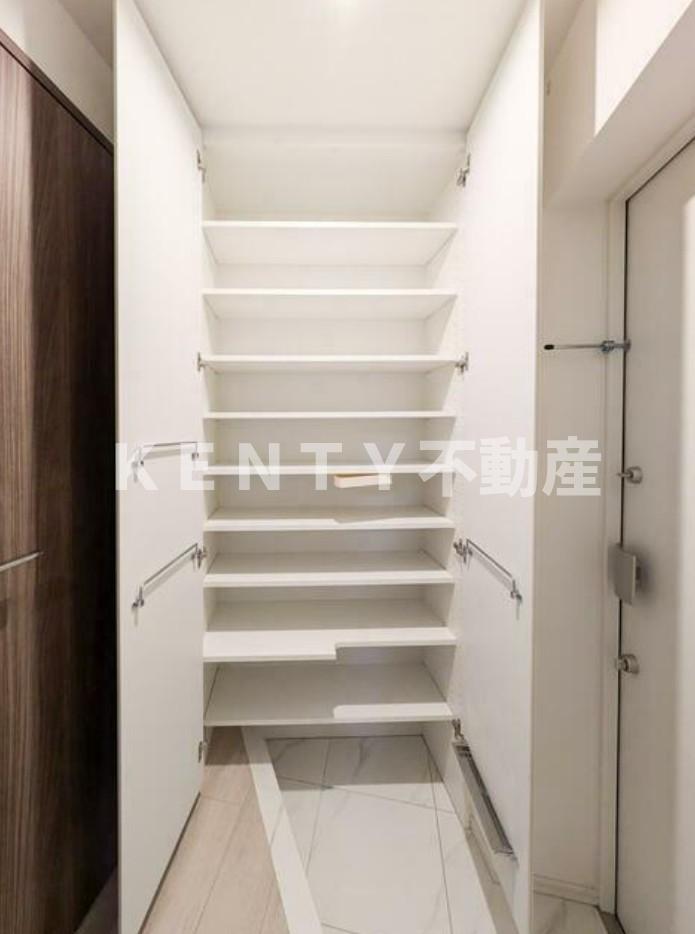 玄関　シンプルで使いやすい玄関です
