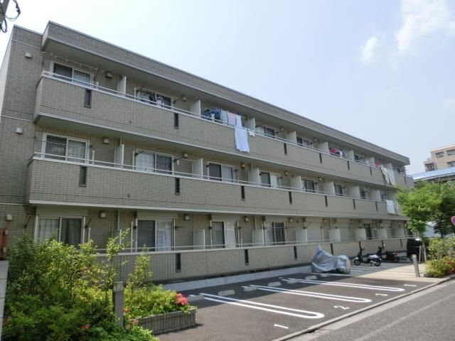 建物外観　都営新宿線船堀駅まで徒歩14分の立地です