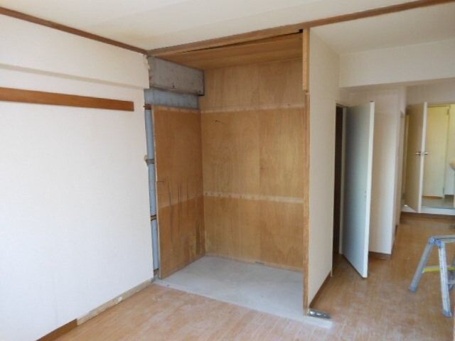 収納　■洋6畳のたっぷり収納♪