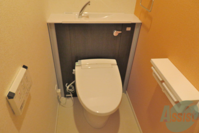 トイレ　ウォシュレット付きトイレなので、嬉しい設備ですね。