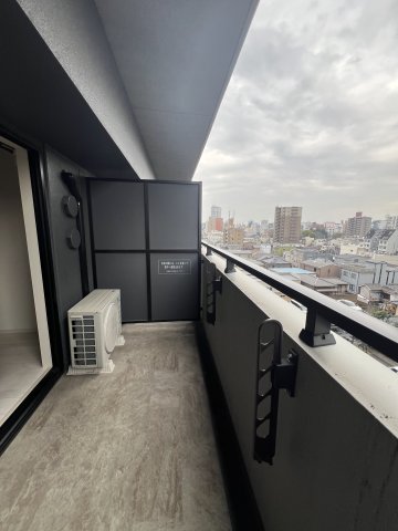 バルコニー　※写真は同じマンションの違う部屋のものになります。