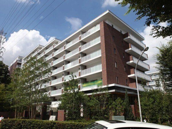 建物外観　オートロック完備