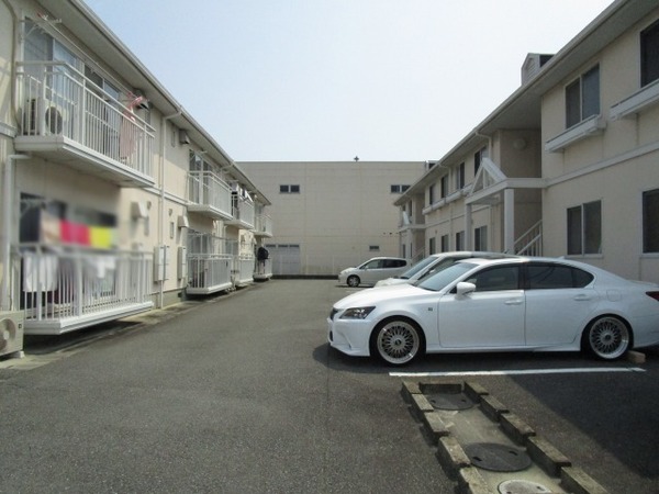 駐車場　駐車場