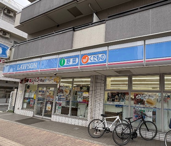 コンビニ　ローソン目黒中町一丁目店（コンビニ）まで233m