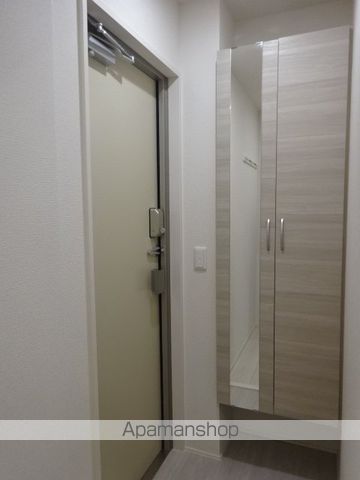 ロイヤルステージ横浜町の玄関写真