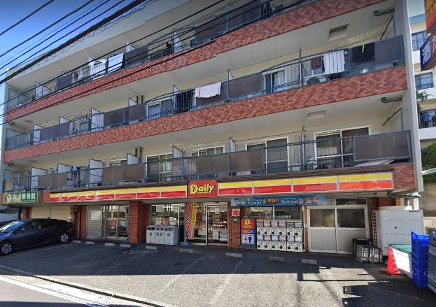 コンビニ　デイリーヤマザキ（コンビニ）まで579m
