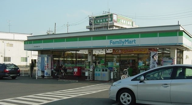 コンビニ　ファミリーマート 上尾日産通り店（コンビニ）まで2548m
